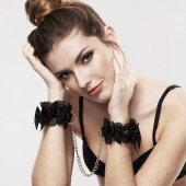 Черные наручники FROU FROU с цепочкой - Bijoux Indiscrets - купить с доставкой в Стерлитамаке