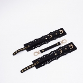 Черный кожаные оковы с узорами и золотистой фурнитурой - Crazy Handmade - купить с доставкой в Стерлитамаке